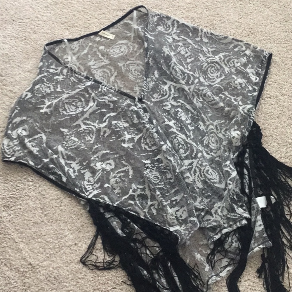 Beautiful TYCHE Lacy Shawl/Cover Up - Picture 5 of 12